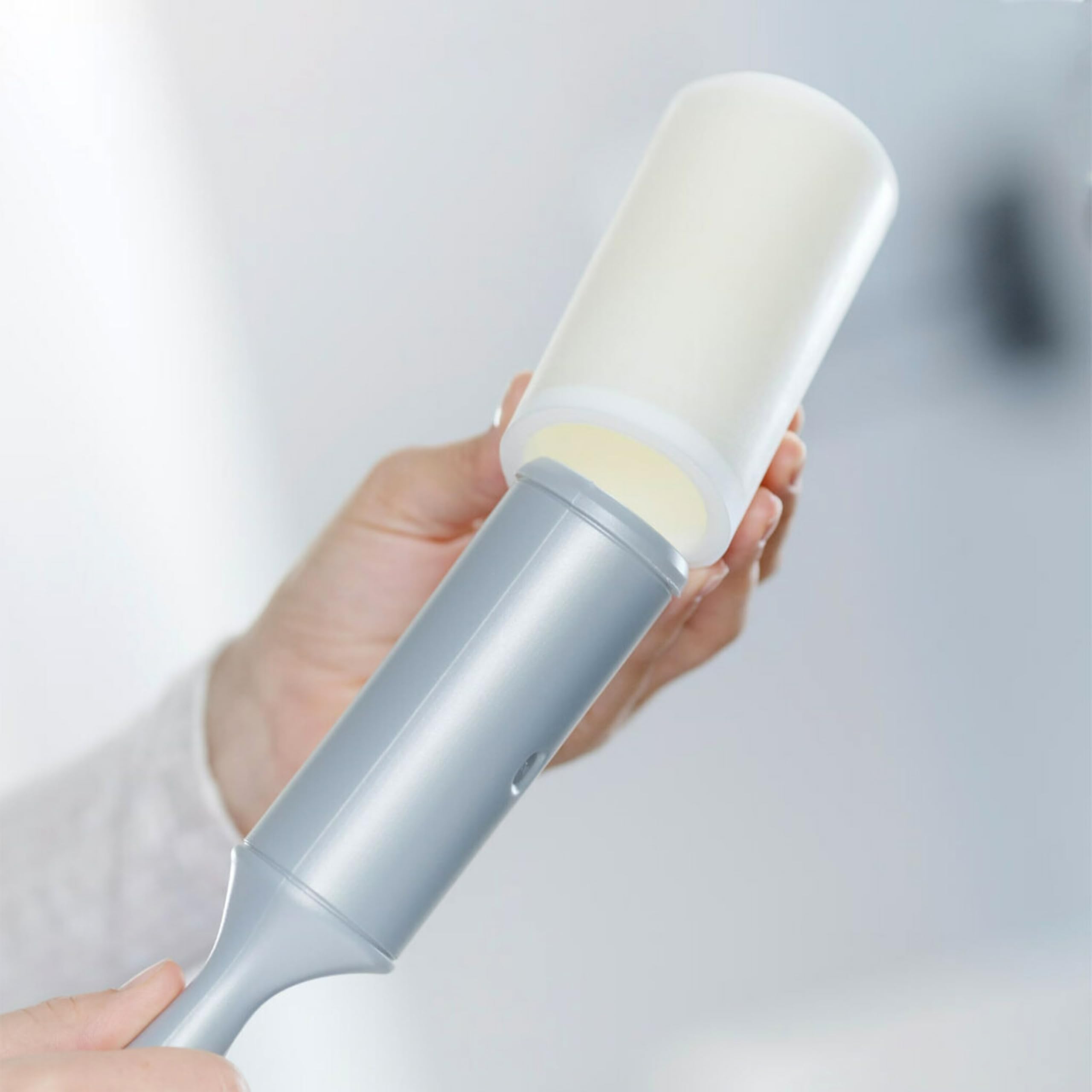 Scotch-Brite Everyday Clean Lint Roller, Lint Roller for Pet Hair, Clothing, Furniture and More, 1 Lint Roller, 70 Sheets Total, Lint Remover, Lint Remover for Clothes, Pet Hair Removal - Image 4